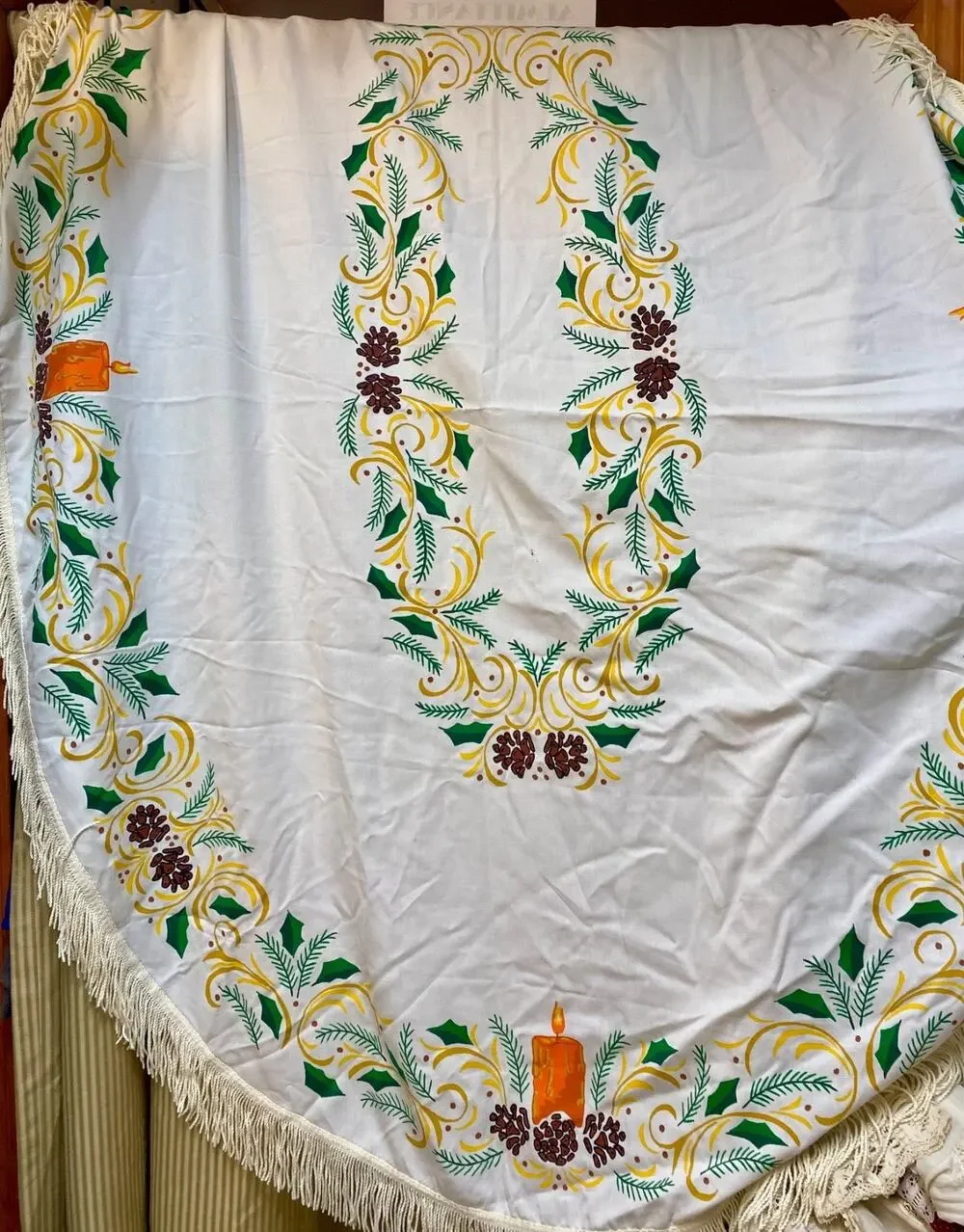 Vintage Christmas Tablecloth Oval Fringe MCM 76”x60 Candles Pinecones Holly